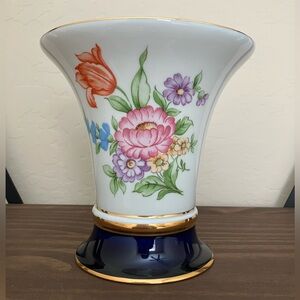 Vintage Porcelain Vase from Czech Republic. Hand painted w/24 K gold trim.
